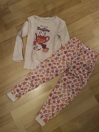 Pijama 122 mit katze