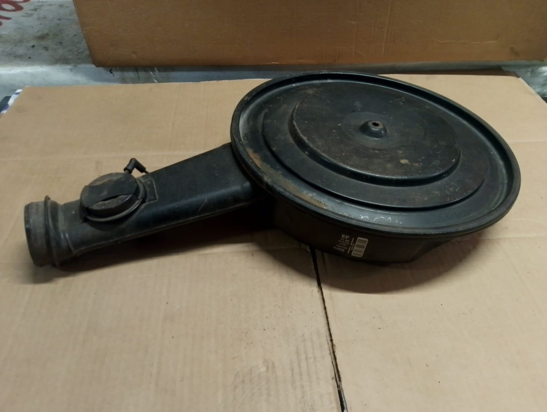Tutti pezzi di ricambio auto: Luftfiltergehäuse Luftfilter 89 Pontiac Firebird – Usato da Niedergösgen venduto da usc_9sk7