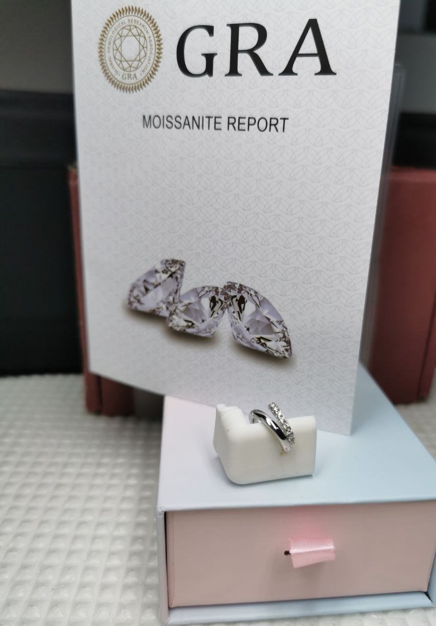 Ohrringe & -stecker: Boucle d'oreille argent diamants de moissanite de 0,04 ct – Neu und originalverpackt aus Reconvilier von Tsma67 8