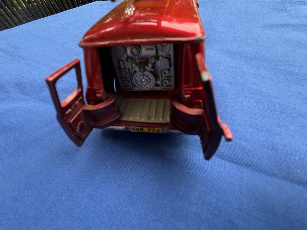 Dinky Toys Modellini d'auto: Dinky Toys Ford Transit Van Feuerwehrauto  – Usato da Romanshorn venduto da Apfelschuss 2