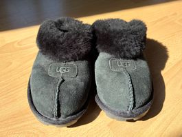 UGG Hausschuhe Lammfell Schwarz Grösse 37 guter Zustand