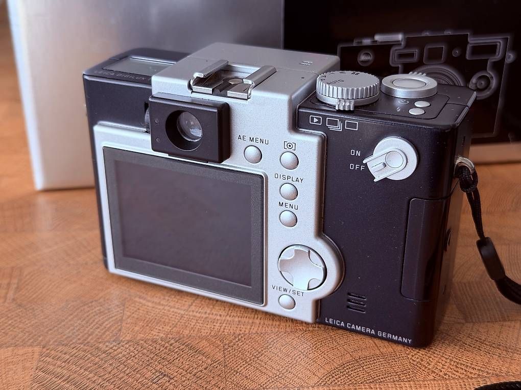 Leica Fotocamera: Leica Digilux 1 Camera in TOP condition – Usato da Neuchatel venduto da Pancrazi 2