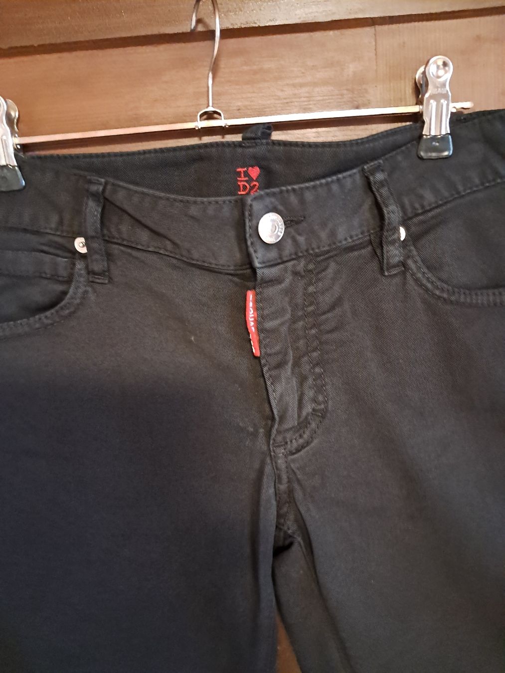 Dsquared2 Kleiderpakete: Dsquared2 Hosen 2 Stück 34 bis 36 – Gebraucht aus Kefikon TG von theratpack20 2