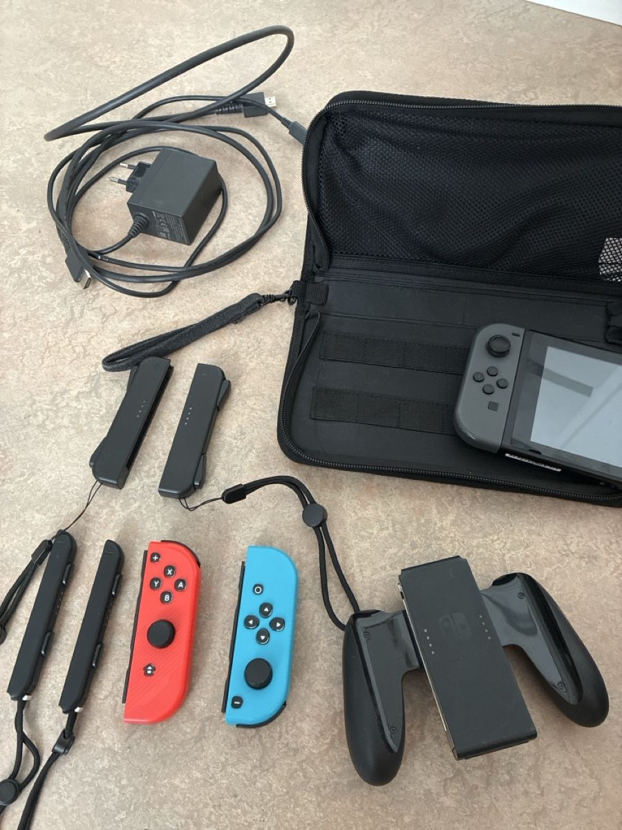 Nintendo Console: Nintendo Switch inkl. Zubehör – Usato da Däniken SO venduto da oliboli04 1