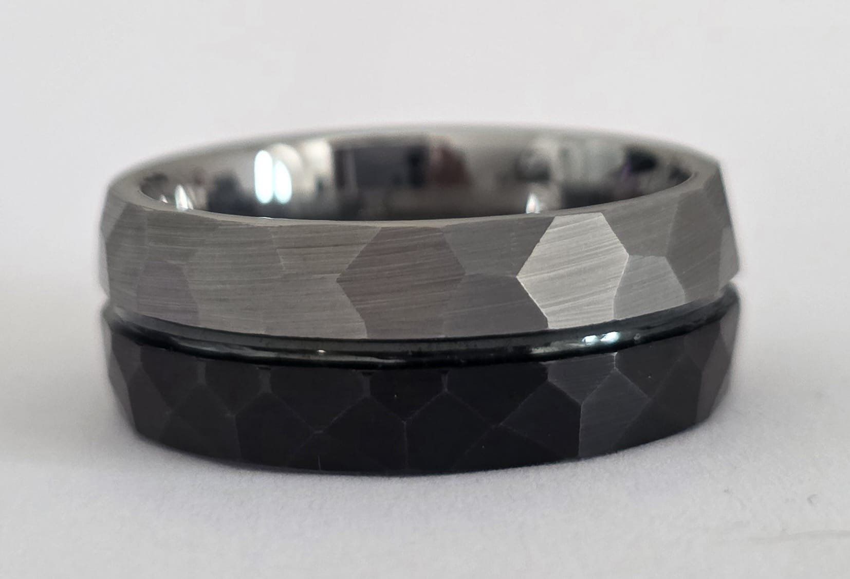 Anelli: Wolfram-Fingerring, Gr. 56, silber/schwarz – Usato da Stüsslingen venduto da Nickquenim