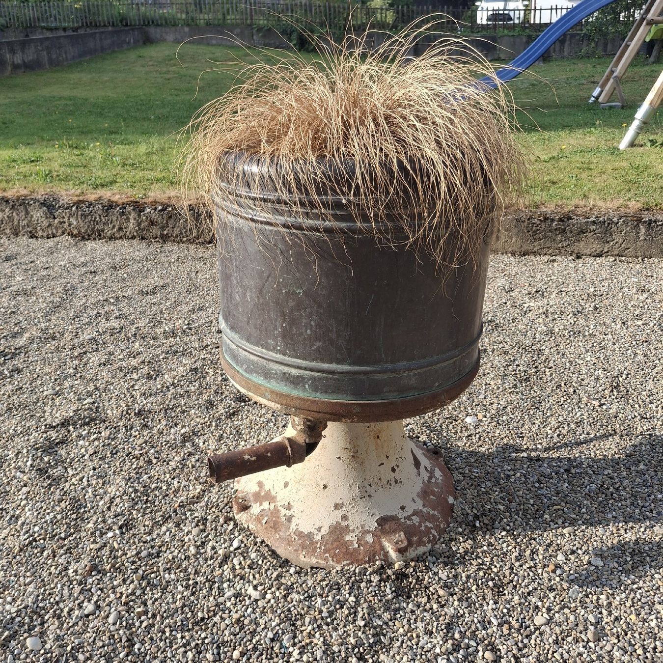 Toutes les décorations: Alte Wäscheschleuder zum bepflanzen oder Deko – Défectueux à Tuttwil par Daisy75