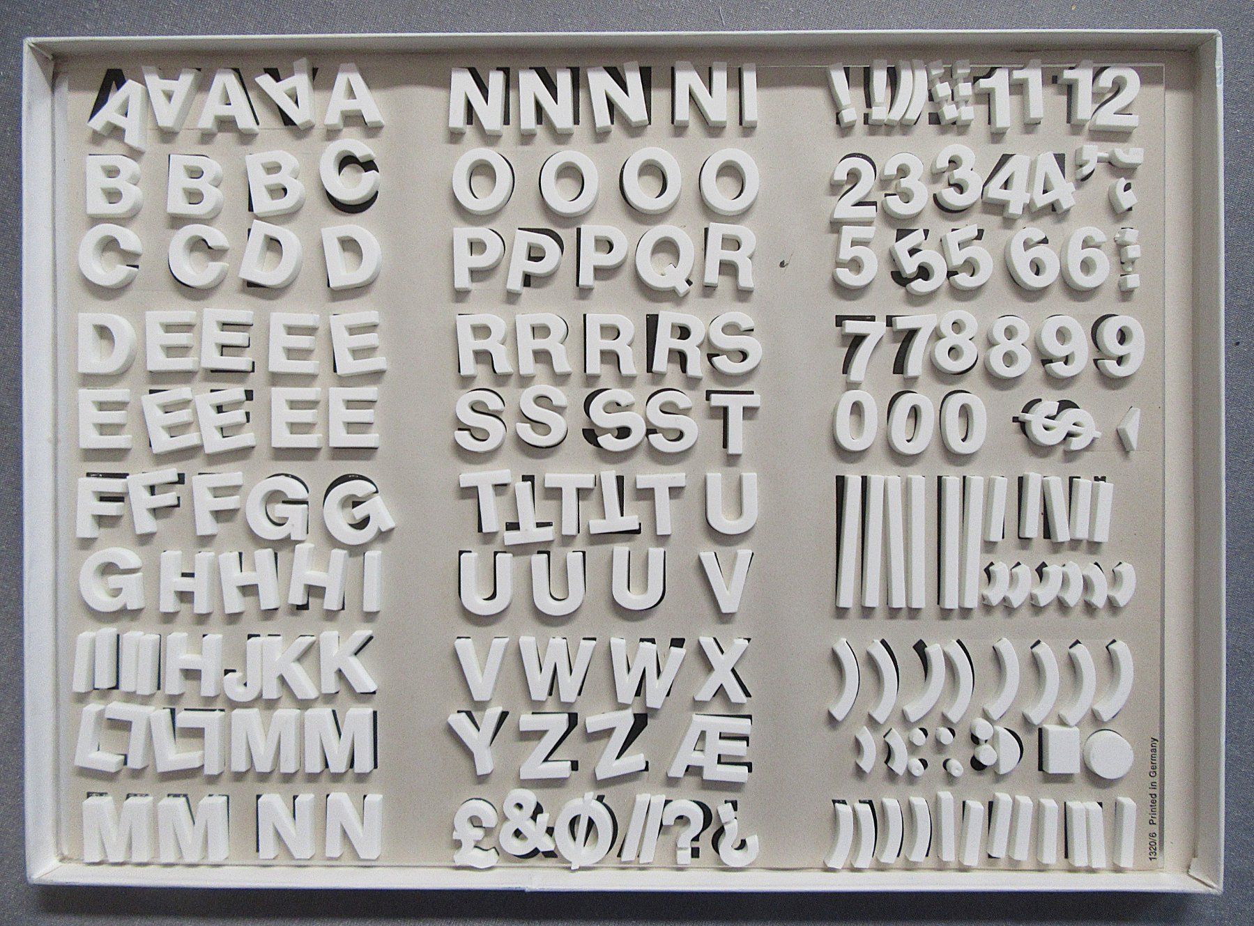 Giochi: Revue - 3D Magnet-Buchstaben – Usato da Auenstein venduto da Padabimbim 1