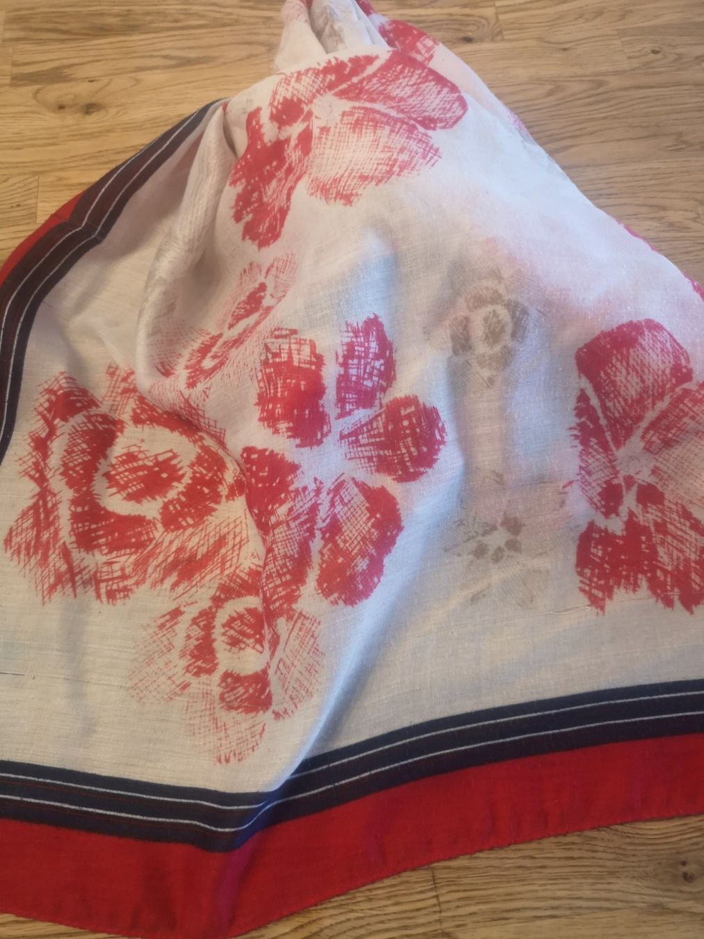 Foulard & Sciarpe: Schal 180×90 – Usato da Forch venduto da Hakyboss 3