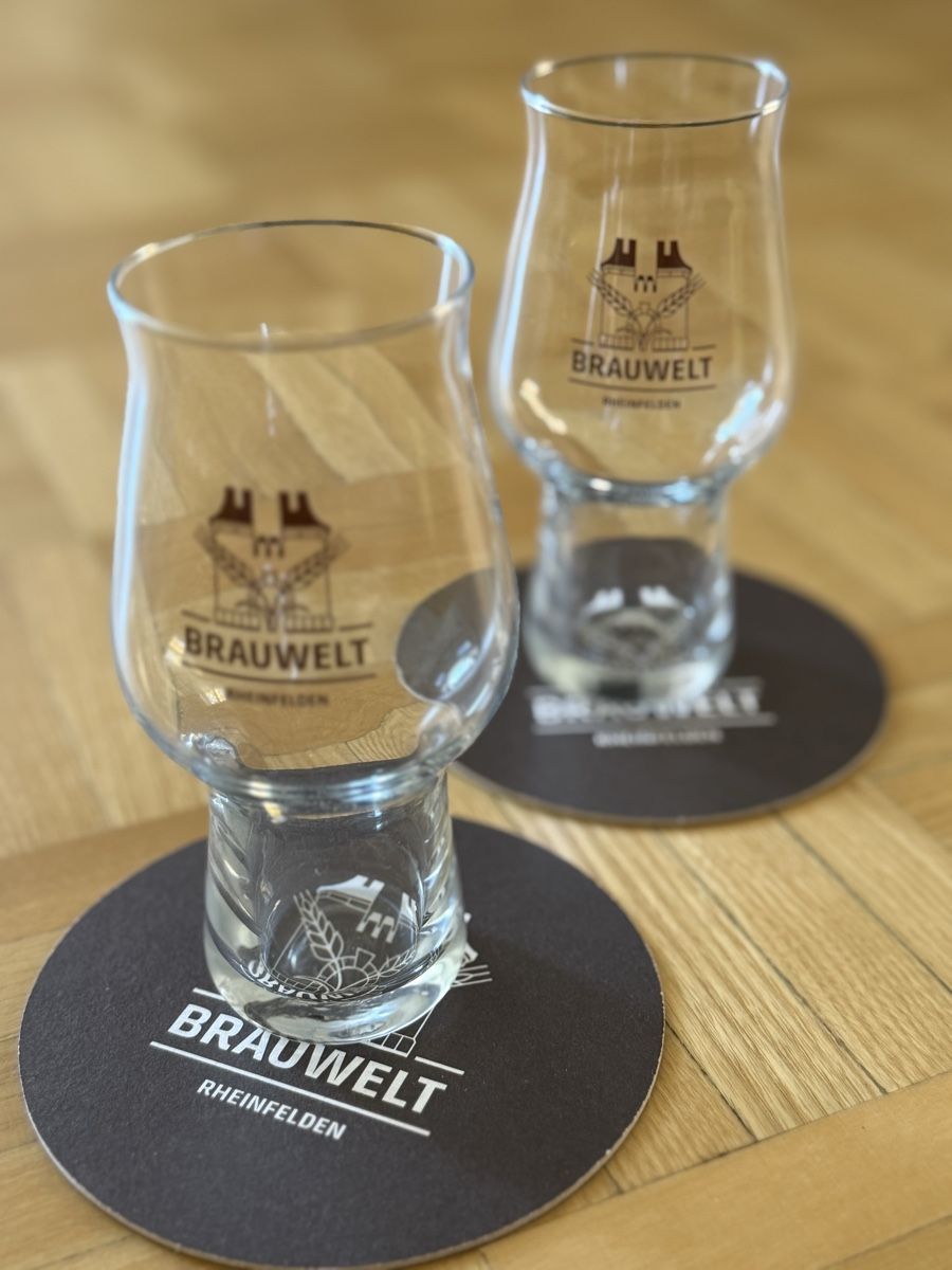 Bicchieri: Bierglas FELDSCHLÖSSCHEN NEU (inkl Bierdeckel) – Nuovo (secondo la descrizione) da Winterthur venduto da Montreal63 6