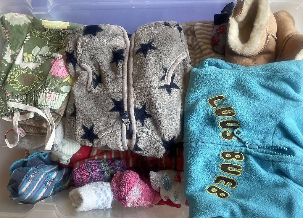 Lotti & Set di vestiti: Kinderkleider Gr. 56-68 – Usato da Lenk im Simmental venduto da antoniawanda 1