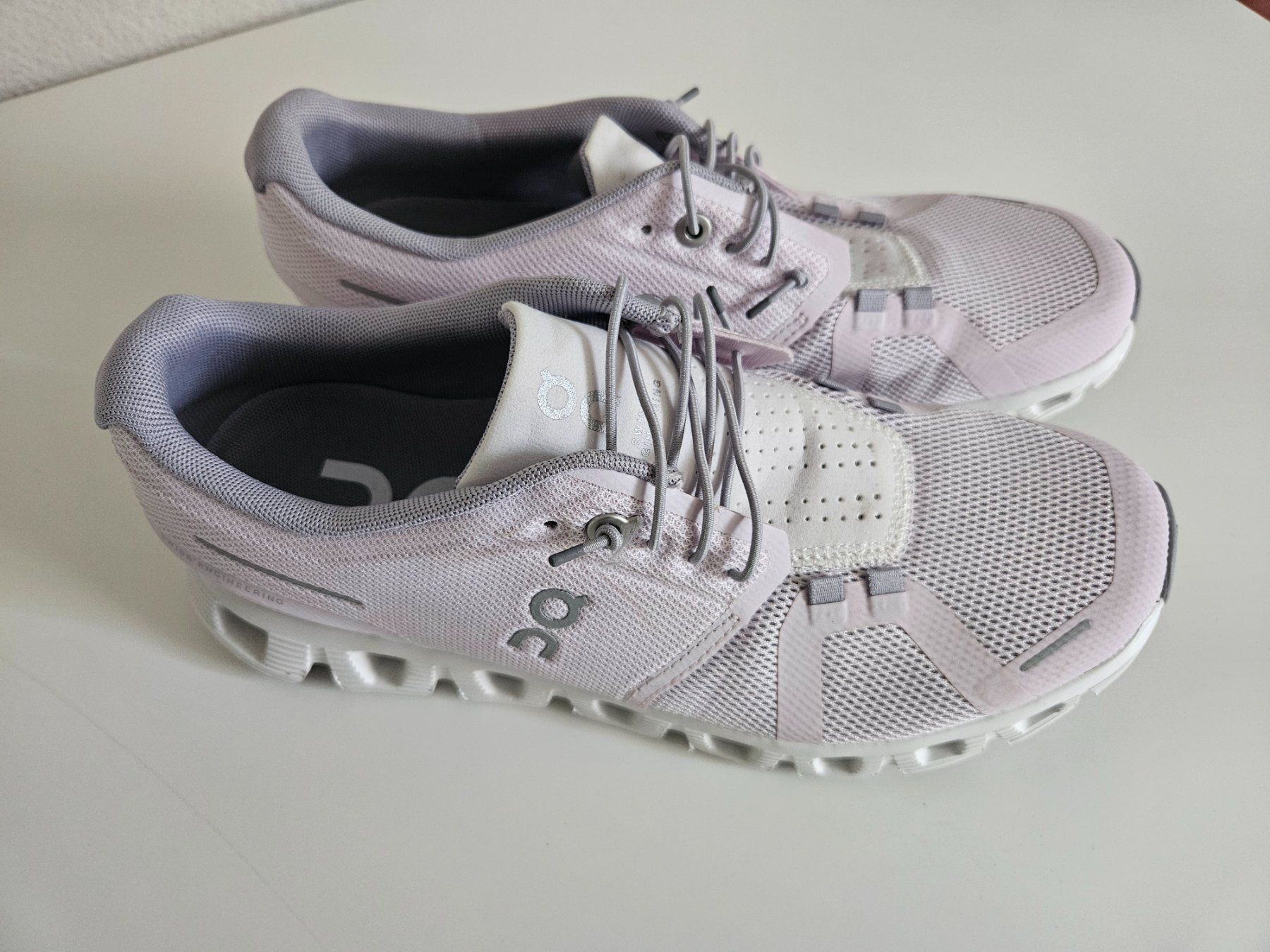 On Scarpe da donna: On Schuhe Neu – Nuovo e nell'imballaggio originale da Ennetbürgen venduto da LebuniaNW