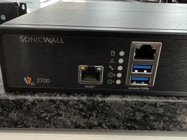 SonicWall NSa 2700 Firewall 1RK51-109 gebraucht ohne Garanti