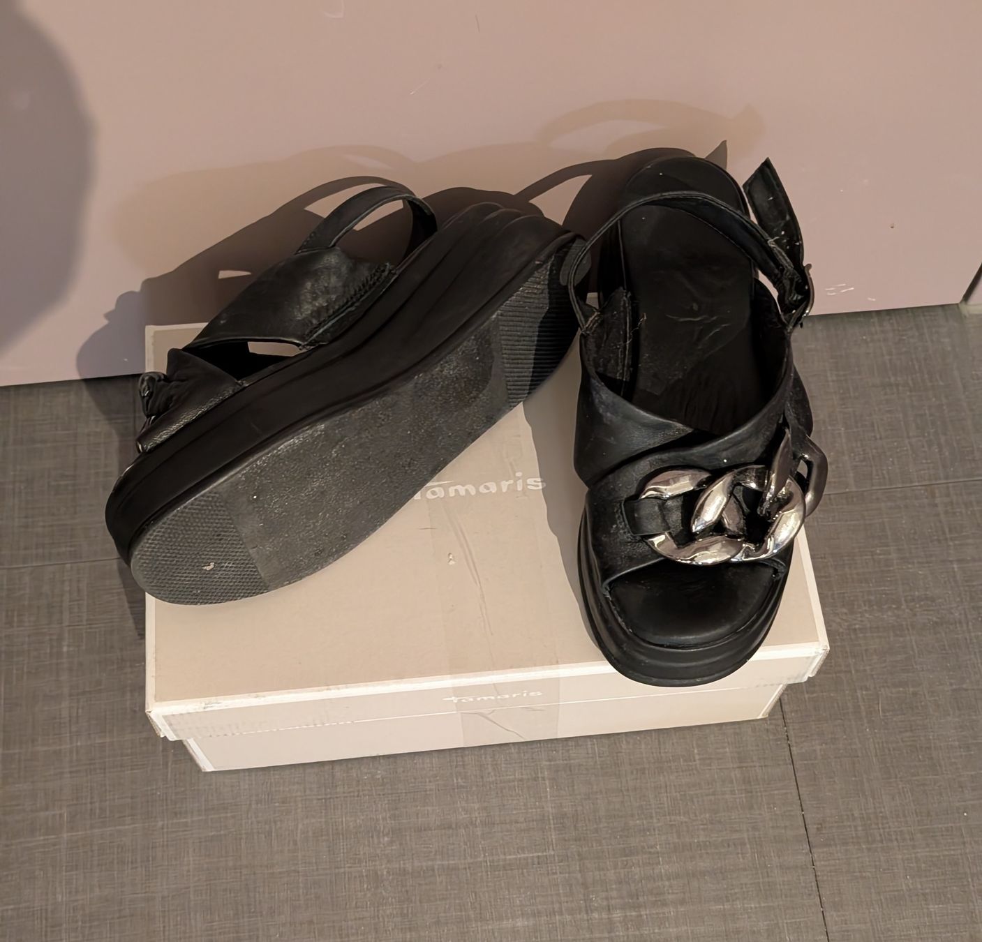 Tamaris Scarpe da donna: Tamaris Black Leather Chain Platform Sandals, Size 38 – Usato da Meyrin venduto da att_mgj5 2