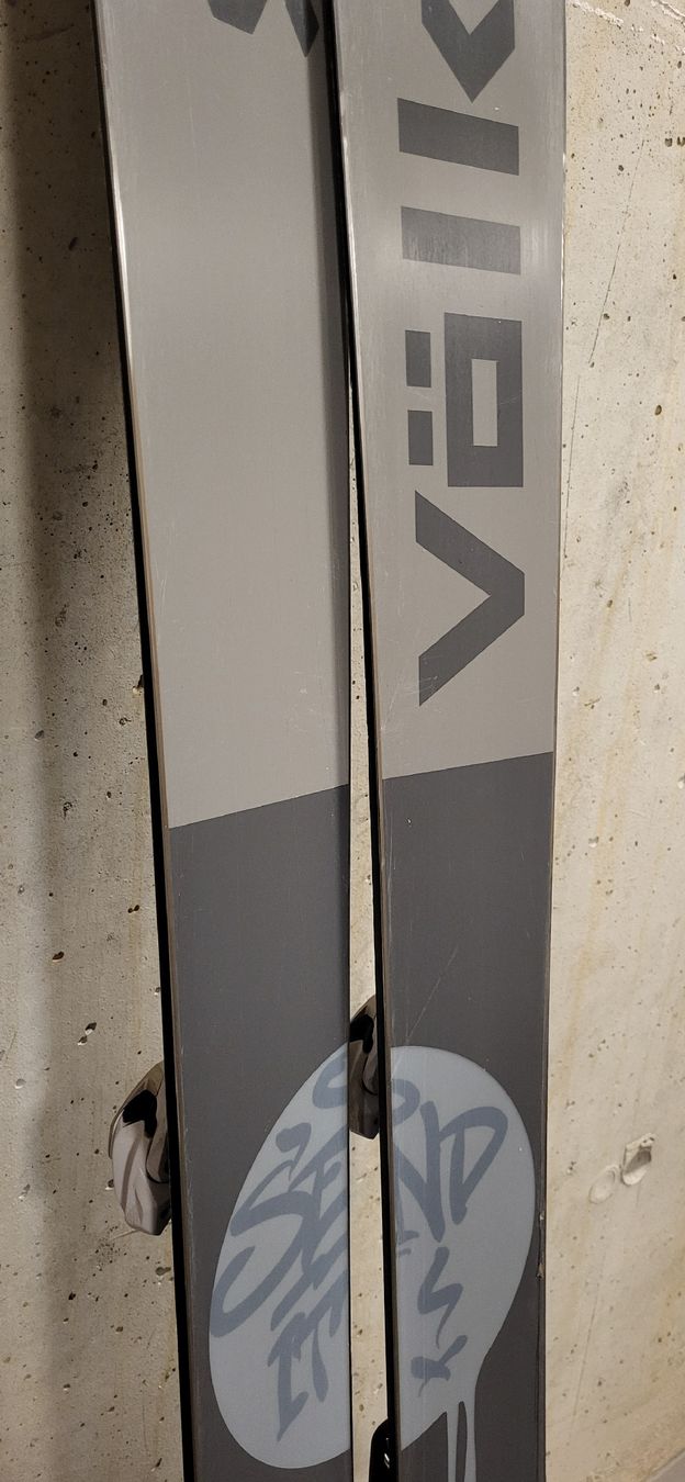 Völkl Sci: Skis Volkl Revolt 104, 172cm – Nuovo (secondo la descrizione) da St-Pierre-Clages venduto da mic_6lks 4