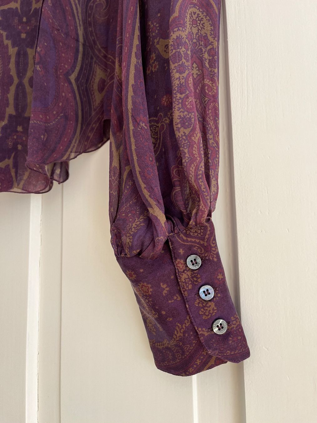 Dolce & Gabbana Camicette: Dolce & Gabbana Bluse violett gemustert – Usato da Zürich venduto da bretxo 4