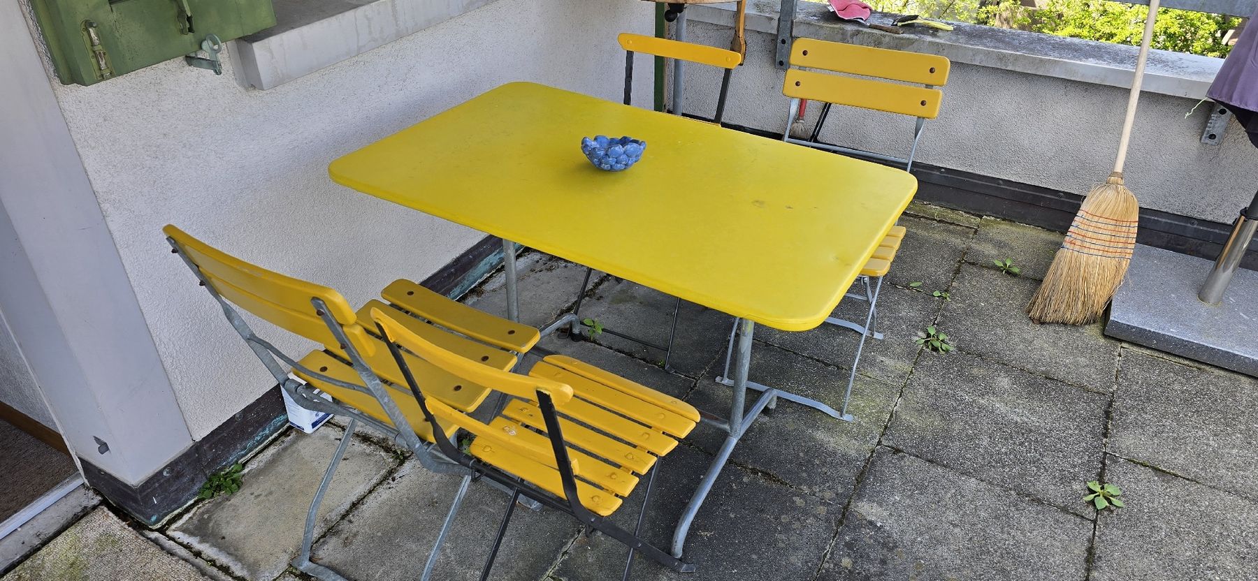 Tischset: vintage Gartentisch mit Klappstühlen , Metall Gartentisch – Gebraucht aus Zürich von Reni8048 1