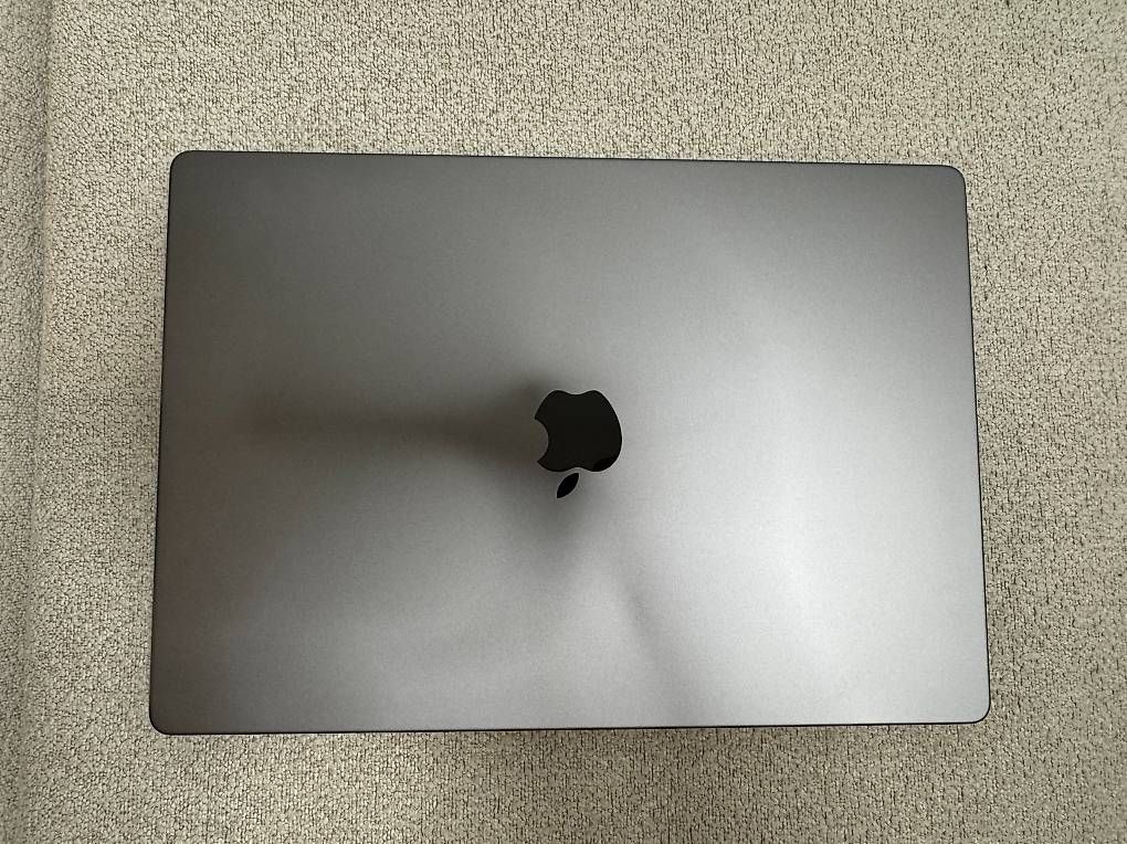 Apple Notebooks: Apple Macbook Pro M1 Pro, 16 GB RAM, 1 TB SSD – Gebraucht aus Zug von lmapen 2