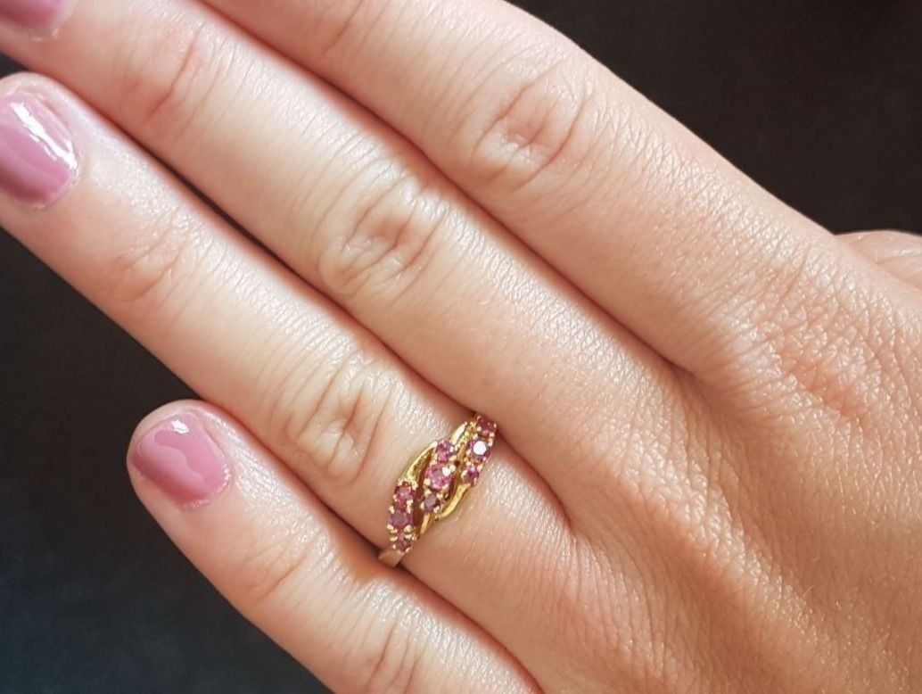 Bagues: Schöner Goldring mit 9 Rubinen – Neuf (Voir description) à Unterägeri par Altgoldschmuck 1