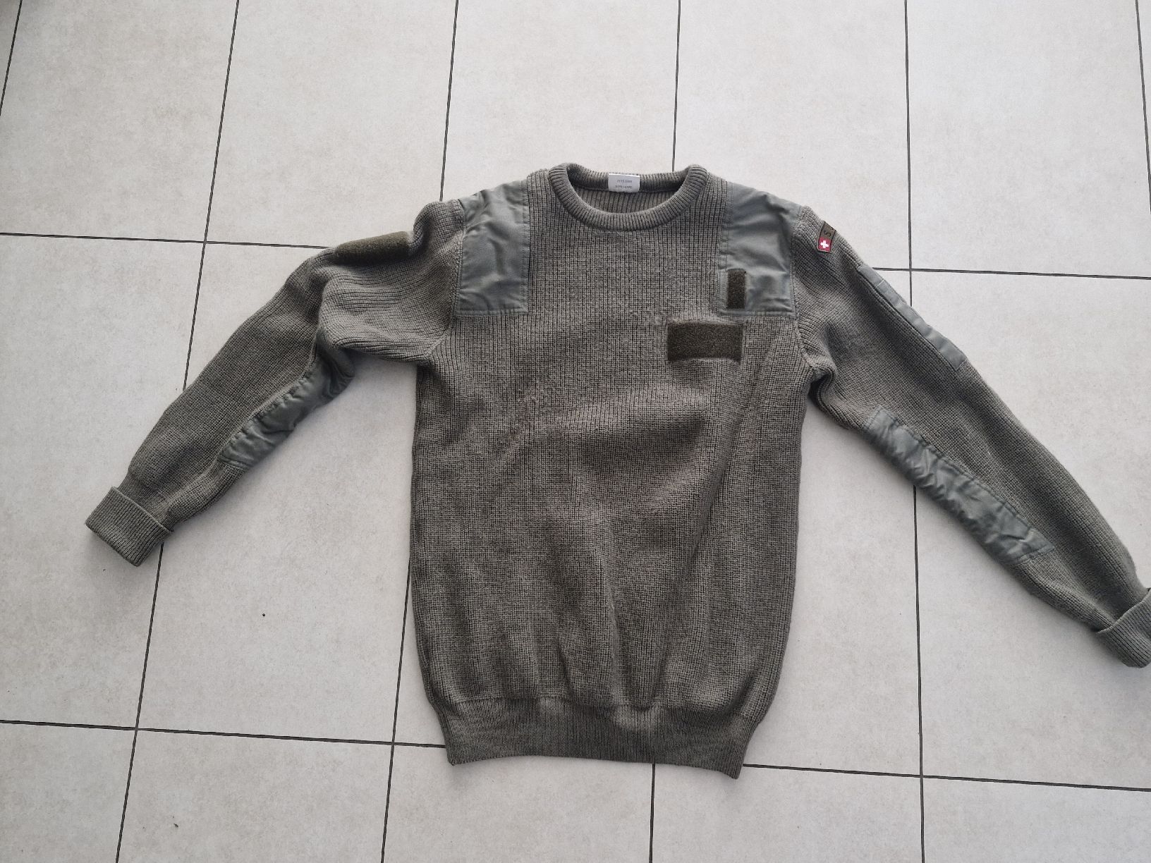 Armée suisse Pulls & Sweat-shirts: Schweizer Armee Instruktor Pullover Gr.48 – D'occasion à Rothenburg par Emmii_96