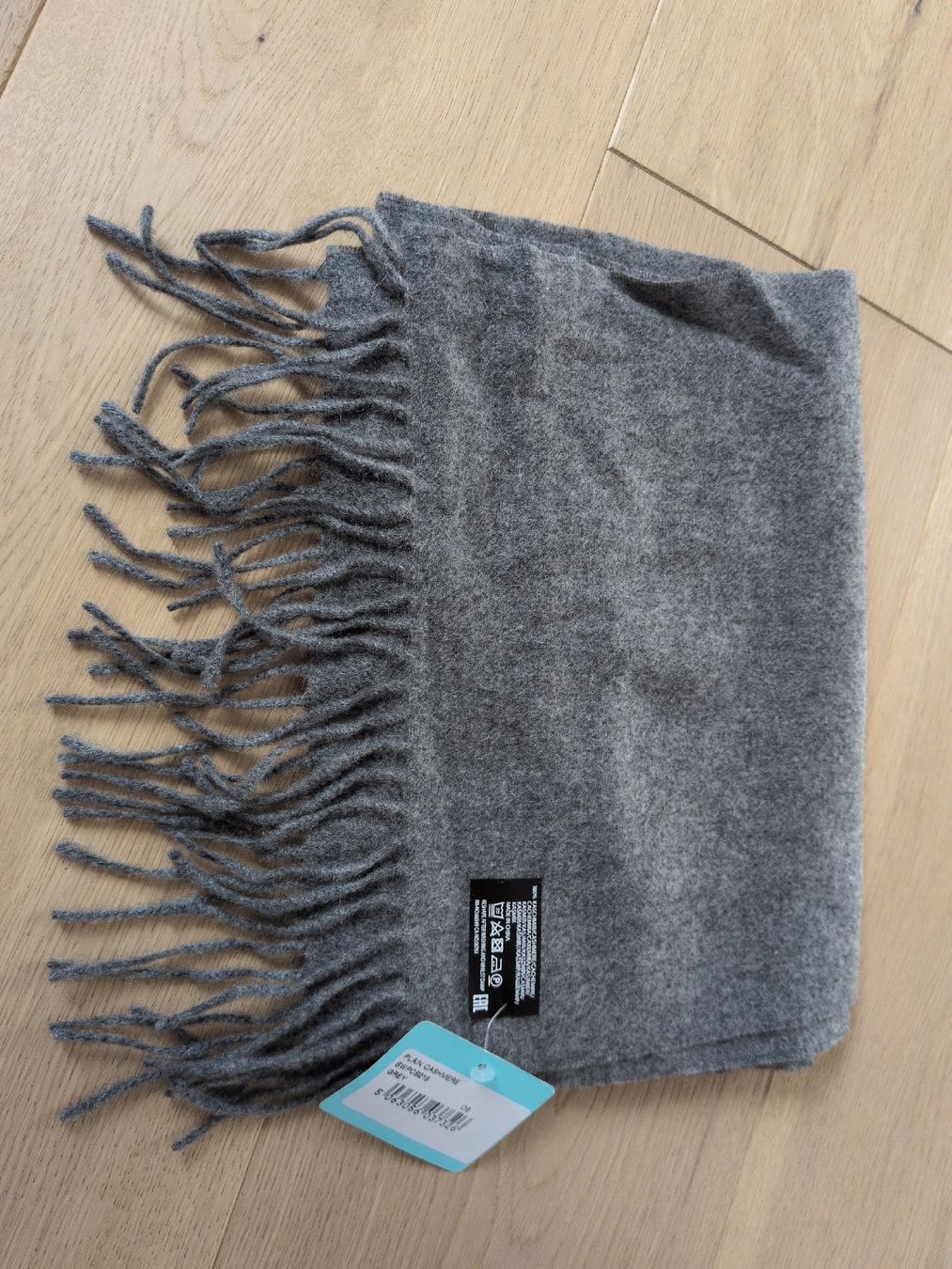 Foulard & Sciarpe: Cashmere Scarf Grey – Nuovo e nell'imballaggio originale da Basel venduto da ric_h97p 1