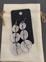 Boucles d'oreilles fait main en Tanzanie