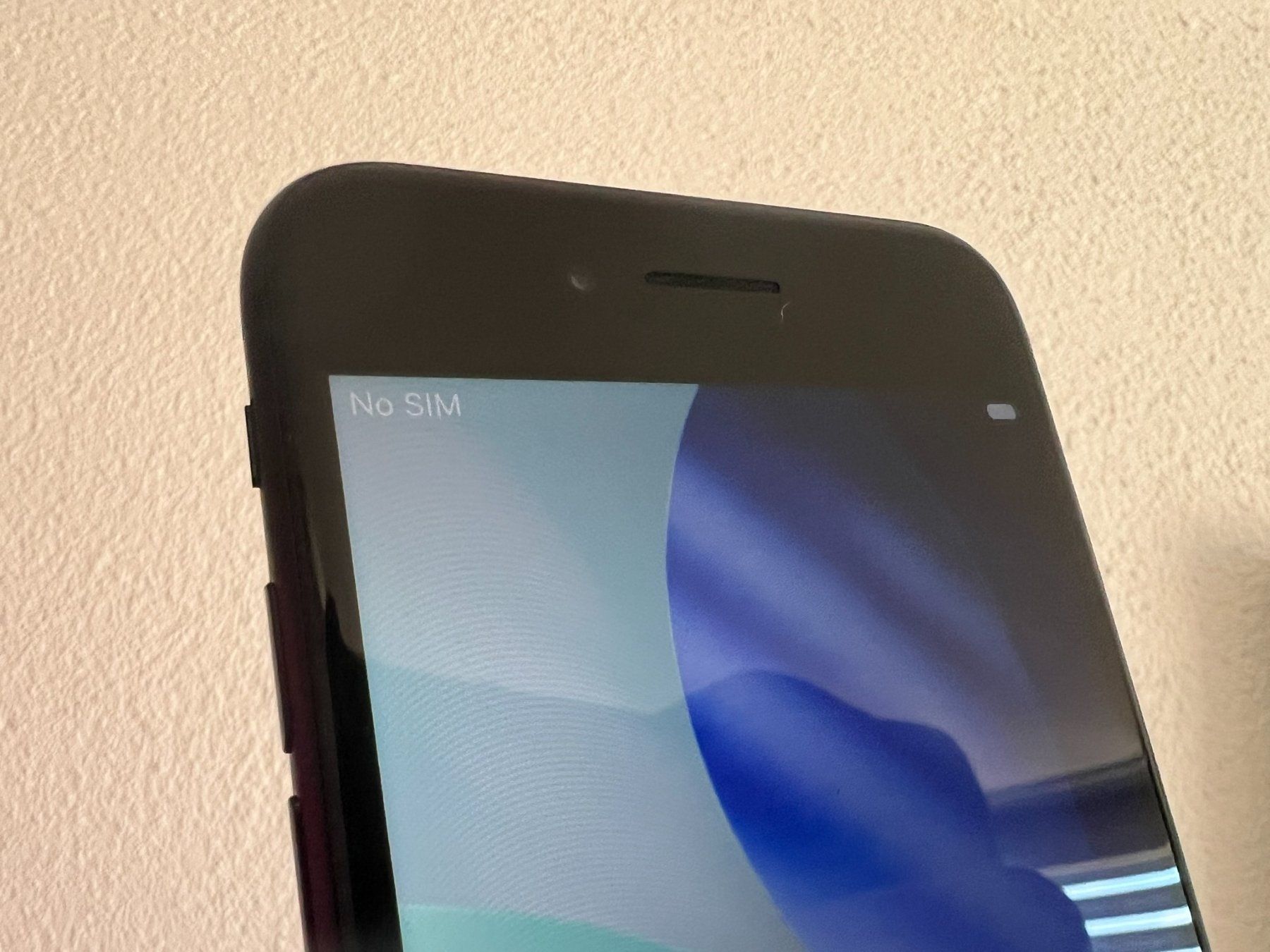 Apple Telefoni cellulari / Smartphones: iPhone SE, 64GB, 2. Generation, schwarz, neuwertig – Usato da Hünenberg venduto da CardDrop 1
