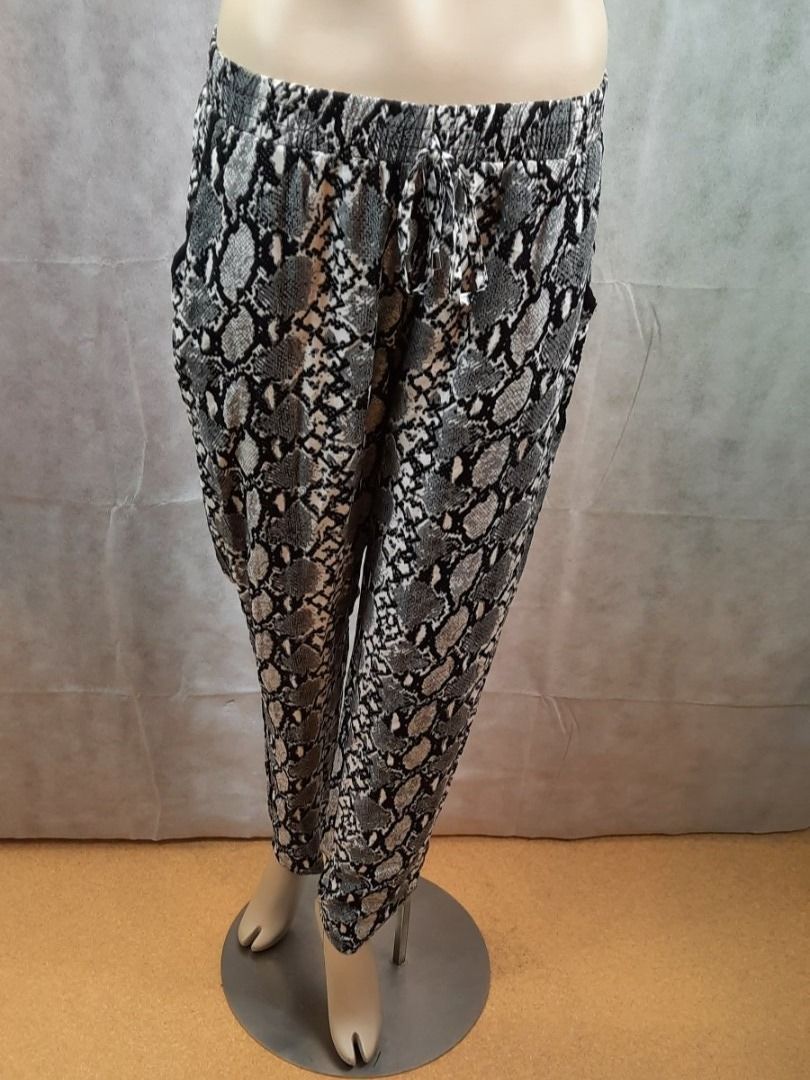 Pantaloni: Lässig leichte gemusterte Sommerhose grau Gr. S – Nuovo e nell'imballaggio originale da Seuzach venduto da VT-Collections1 1