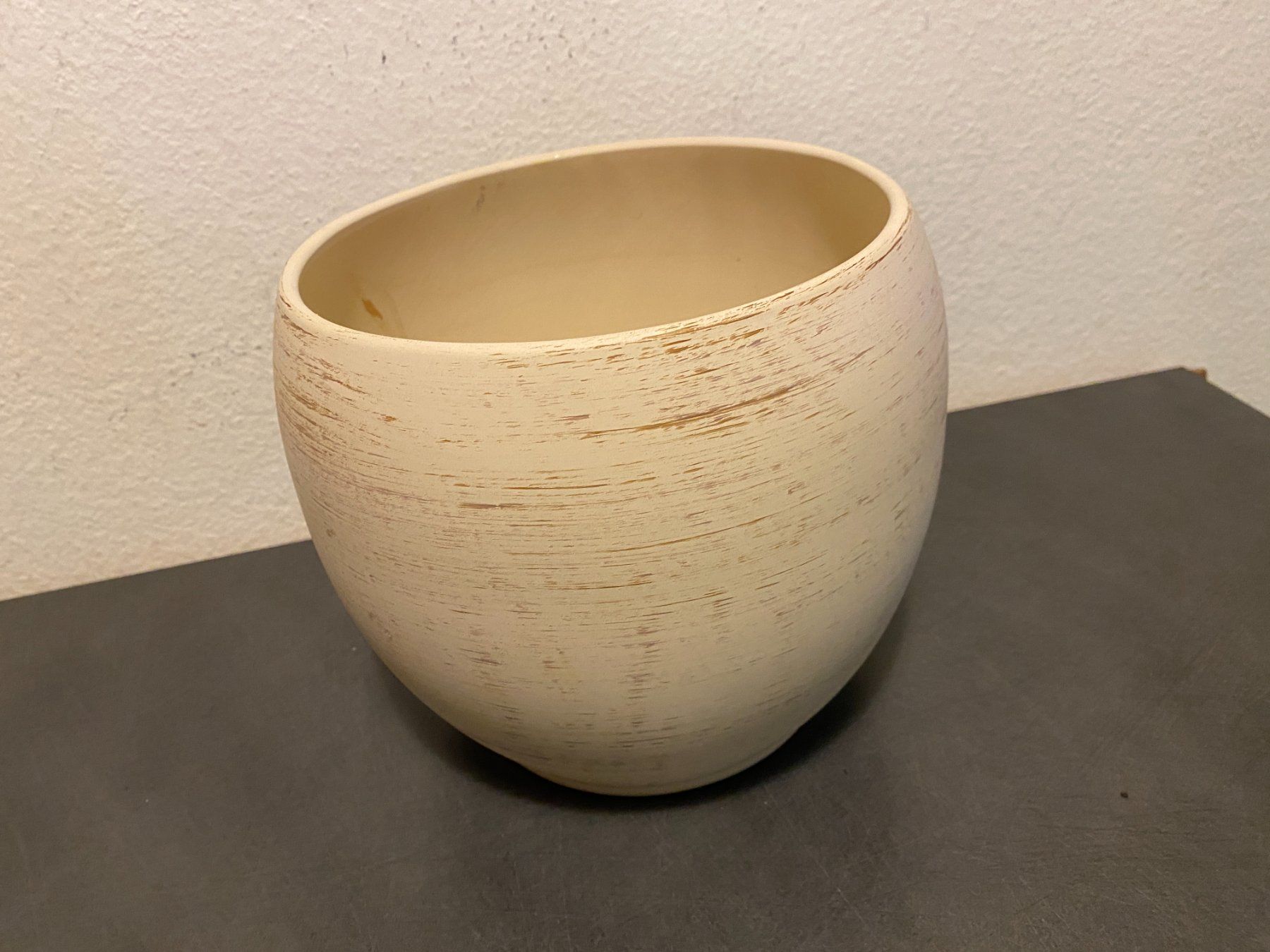 Vasi per fiori: Blumentopf aus Thon ( Kaum gebraucht) – Usato da Basel venduto da VinylLover68