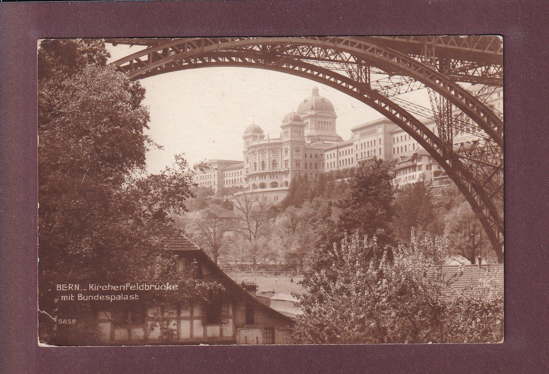 Cartoline postali: BERN - Kirchenfeldbrücke - Bundespalast – Usato da Pully venduto da nicecards