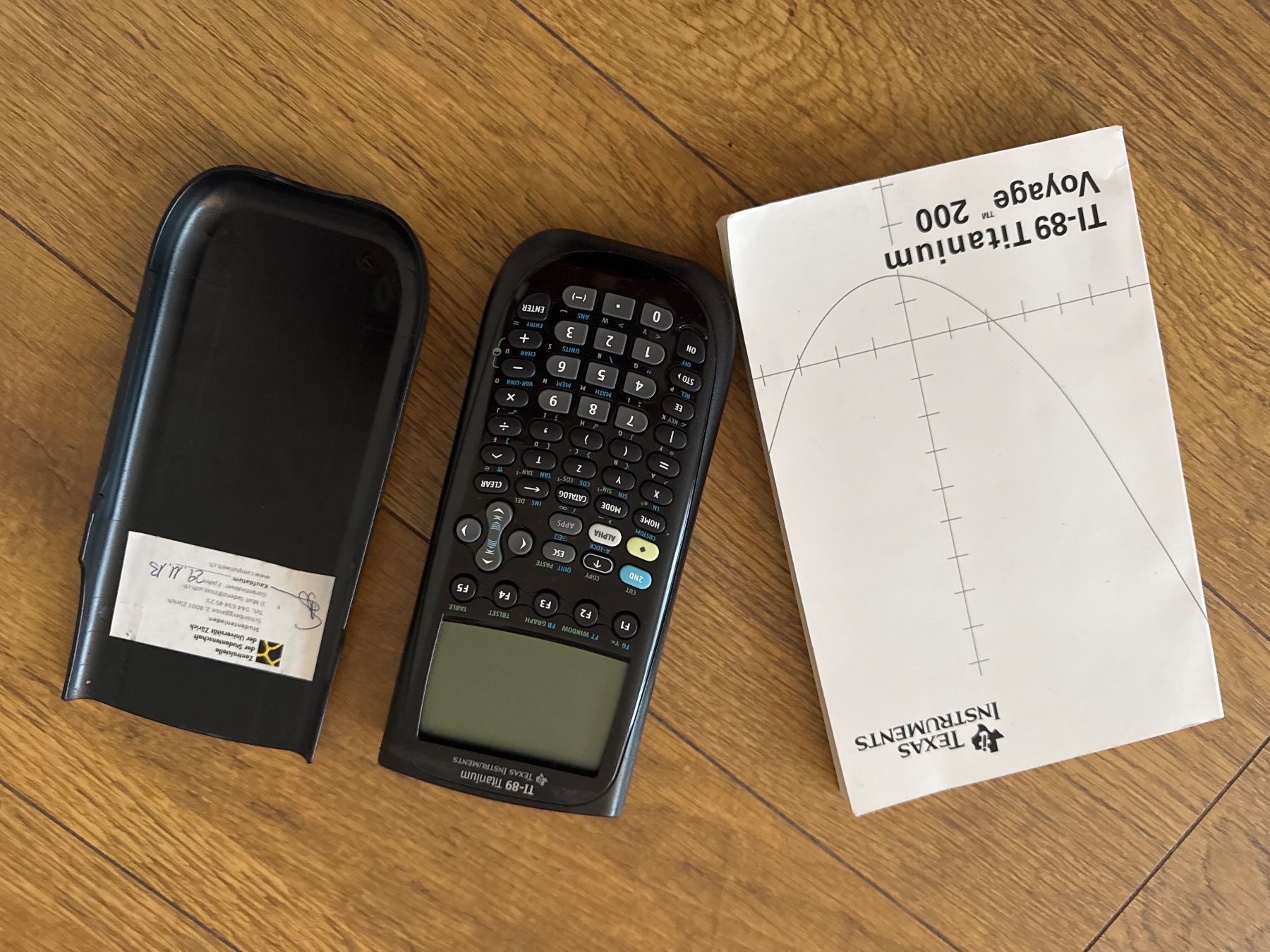 Calculatrices: Graphischer Rechner TI-89 Titanium Voyage – D'occasion à Zürich par mc__s676