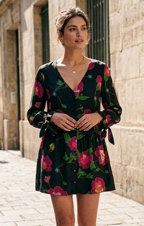 Robe Tunique 100% Soie Sézane Noire à Fleurs Taille 38