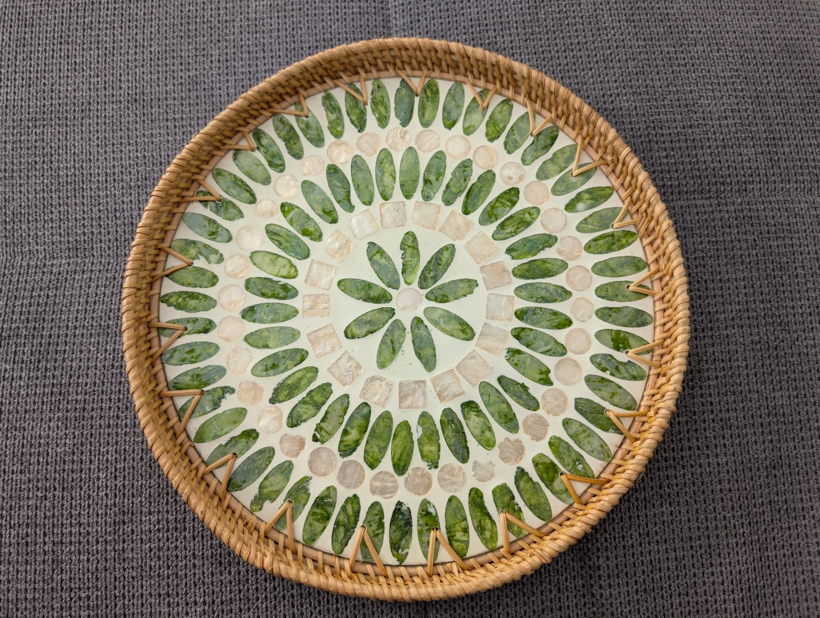 Piatti di portata: Schönes Dekotablett mit Mosaikmuster, Durchmesser 29cm – Nuovo (secondo la descrizione) da Steinmaur venduto da ShOWTeK