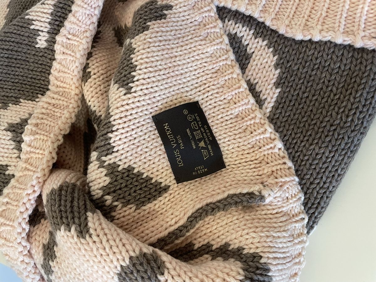Louis Vuitton Foulard & Sciarpe: Sciarpa ( scalda collo) LOUIS VUITTON. – Usato da Bellinzona venduto da nat_j2w5 3