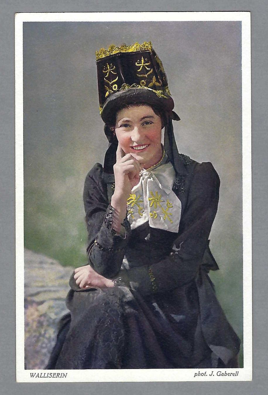 Cartoline postali: WALLIS, TRACHTEN, * – Usato da Pura venduto da ulisse1957
