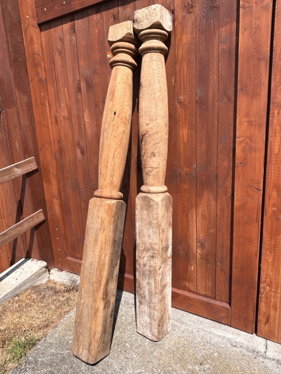 Articles en bois: Holzpfosten Eiche unbehandelt alt 2 Stk. – D'occasion à Konolfingen par Remo90