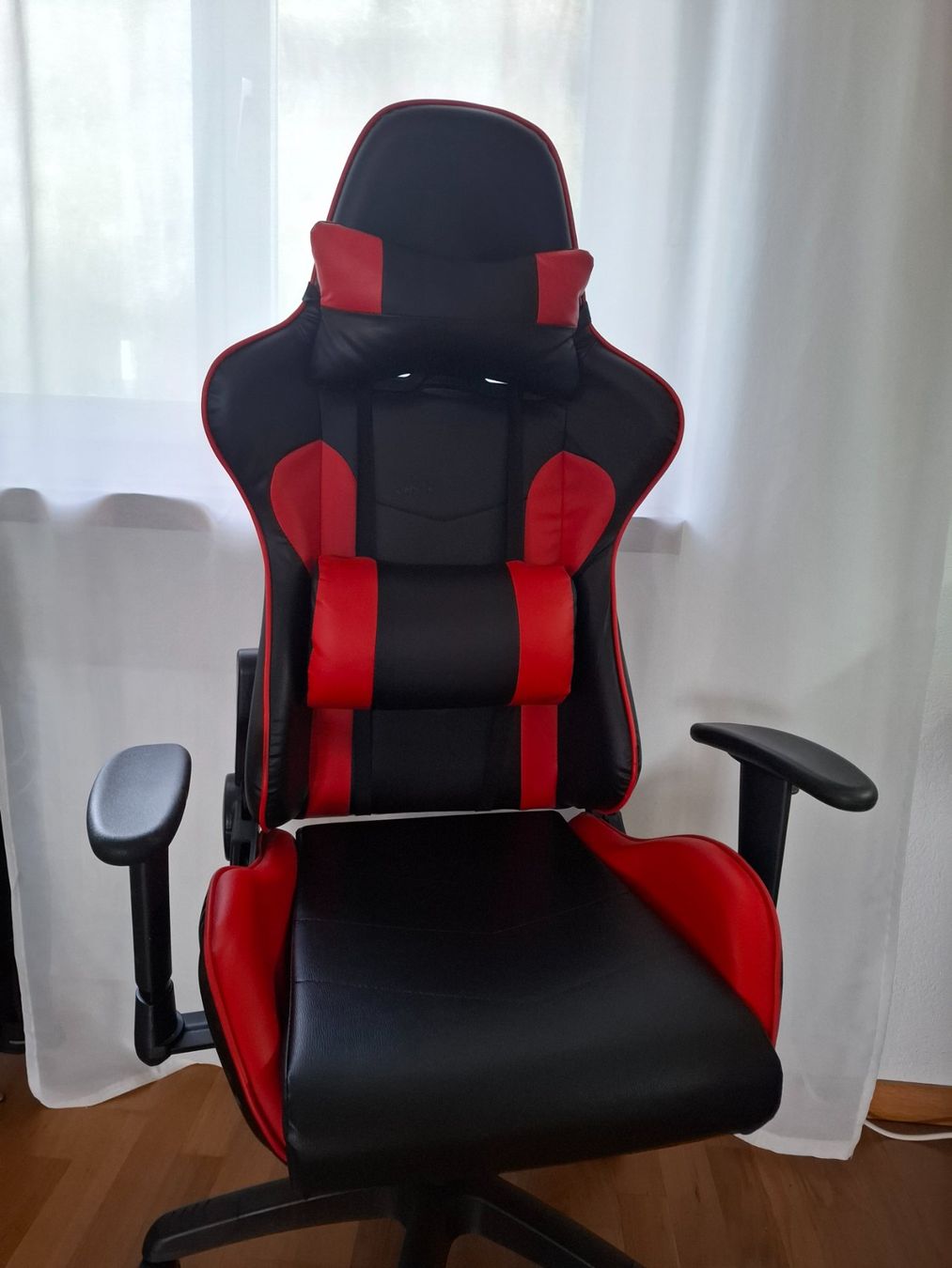Stühle: Gamingchair Bürostuhl – Gebraucht aus Hombrechtikon von tatjana.kaelin