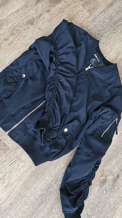 Neue schwarze Jacke XS