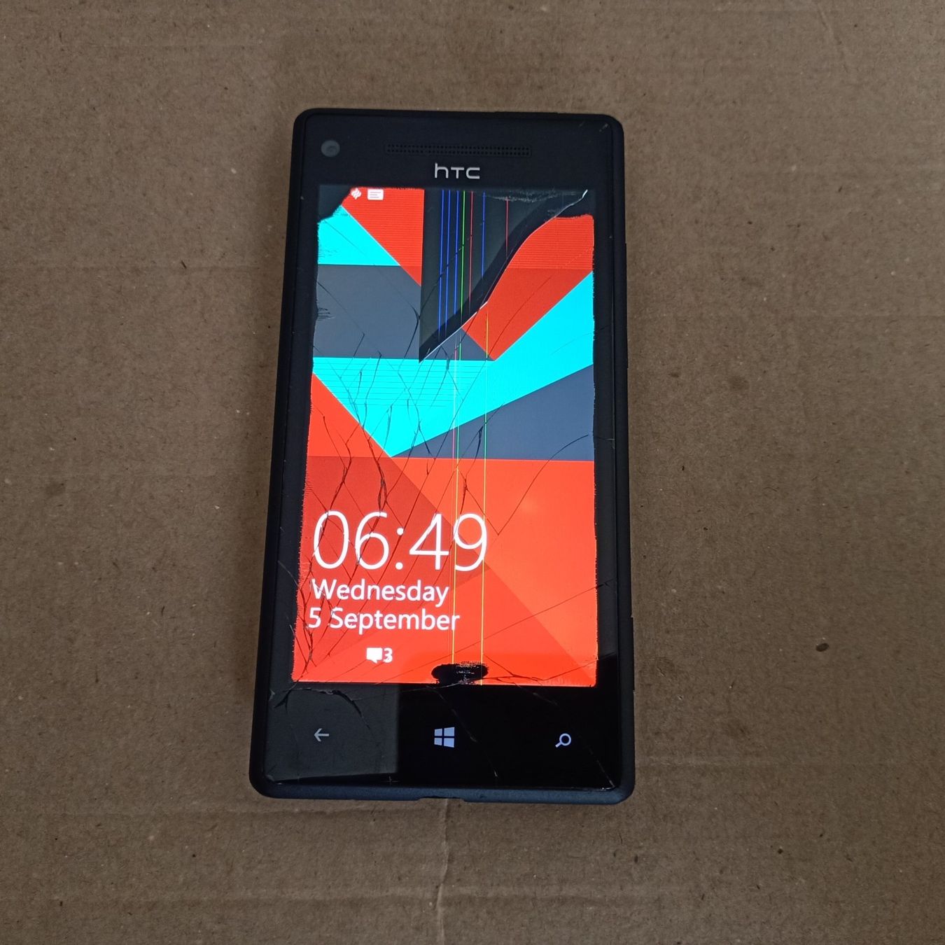 HTC Telefoni cellulari / Smartphones: HTC Windows Phone 8X PM23200: Touchscreen Defekt, reagiert – Difettoso da Winterthur venduto da Opusco 2