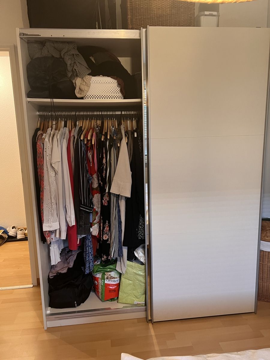 Armoires: Kleiderschrank mit Schwebetüren – D'occasion à Hinwil par Michelle.C 1