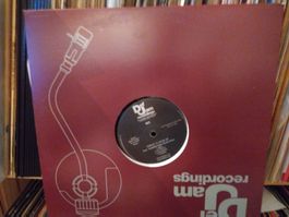 WC - Throw Una Hood (feat. Toofpick+Case) - Disco Vinile