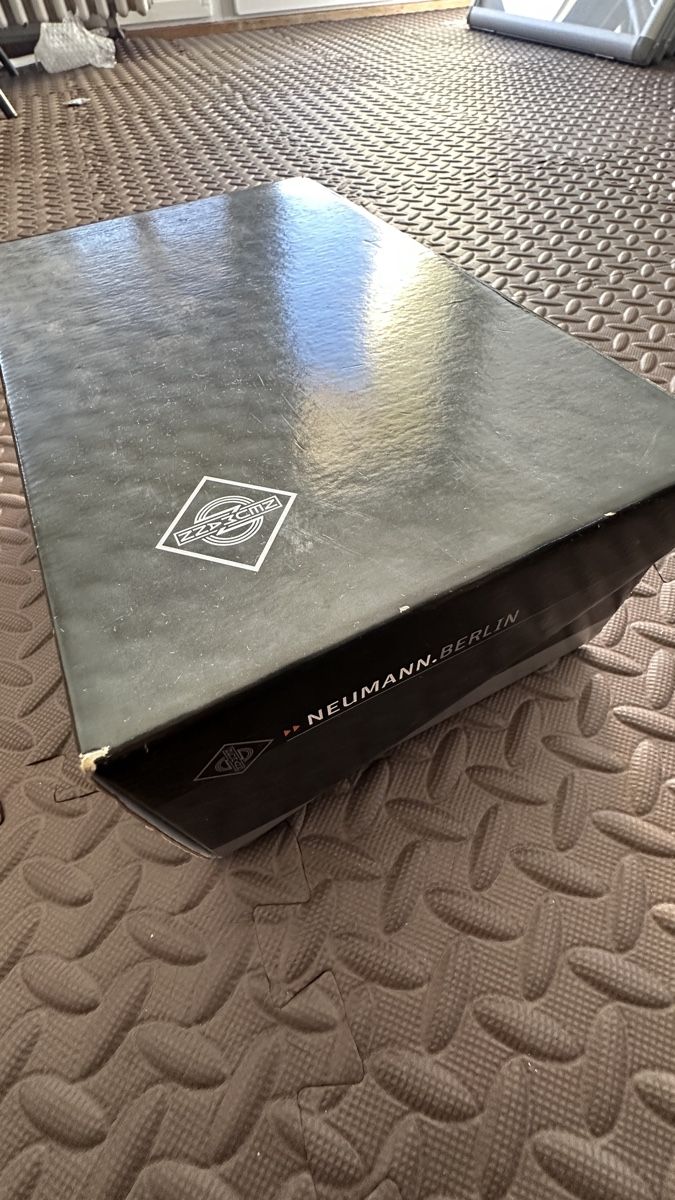 Neumann Microfoni: Neumann TLM 102 Studio Set + Original EA 4 Spinne + Box – Usato da Niederlenz venduto da CHAUsHypeWorld 2