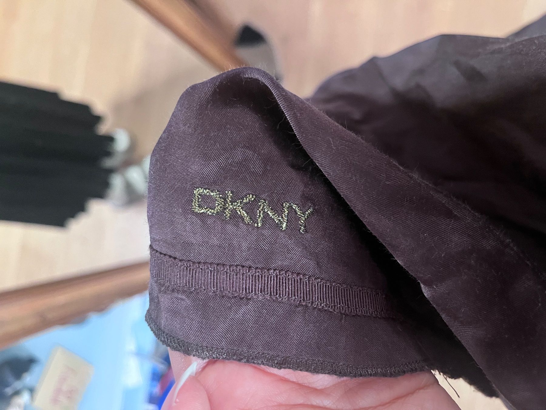 DKNY Camicette, T-shirt & Top: DKNY Bluse Kinder – Usato da Kriens venduto da val_8tzm 1