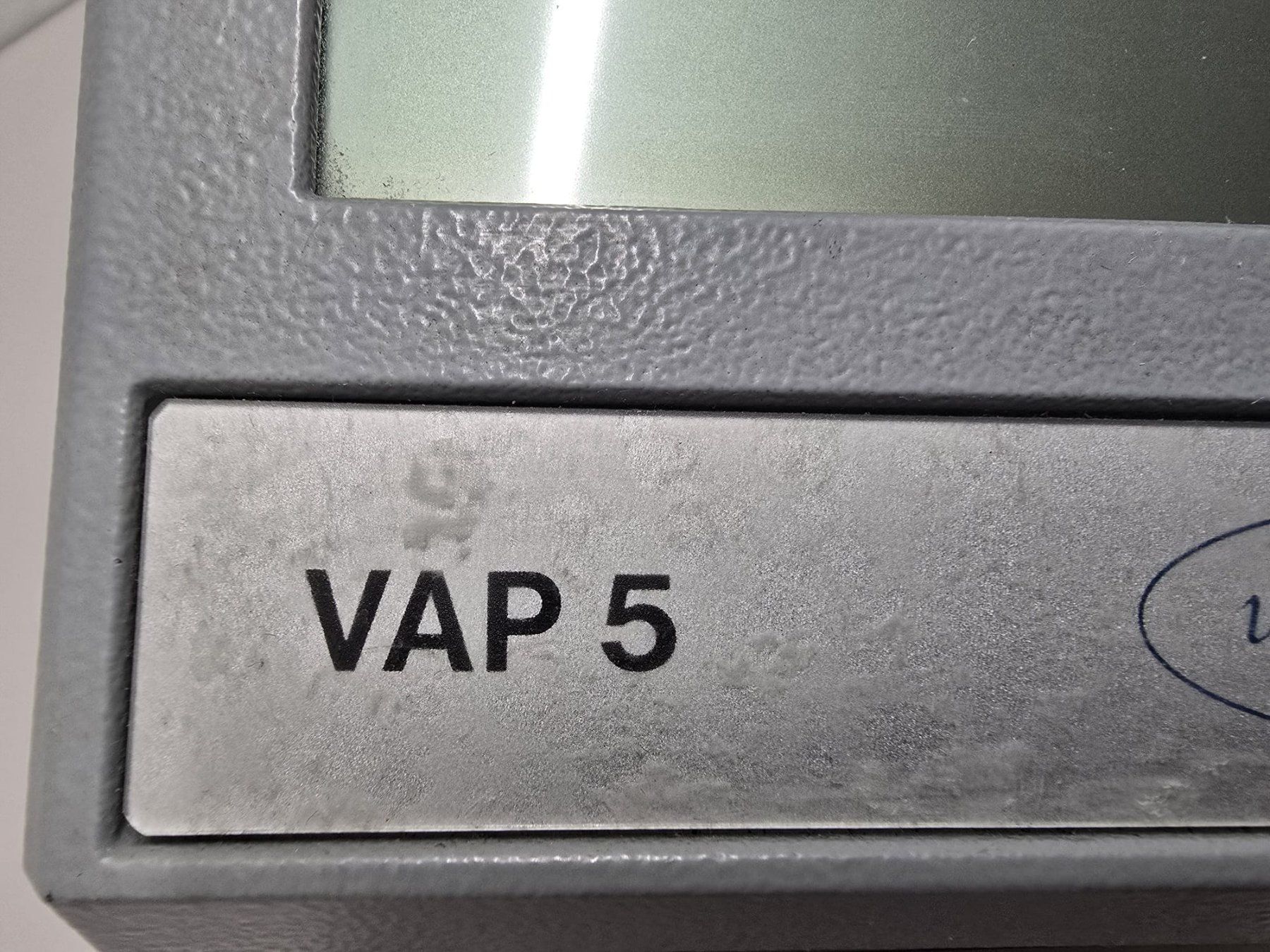 Sistema di controllo: vacuubrand VAP 5 vacuumcontroller – Usato da Niederdorf venduto da LeptonAG_Labor 3