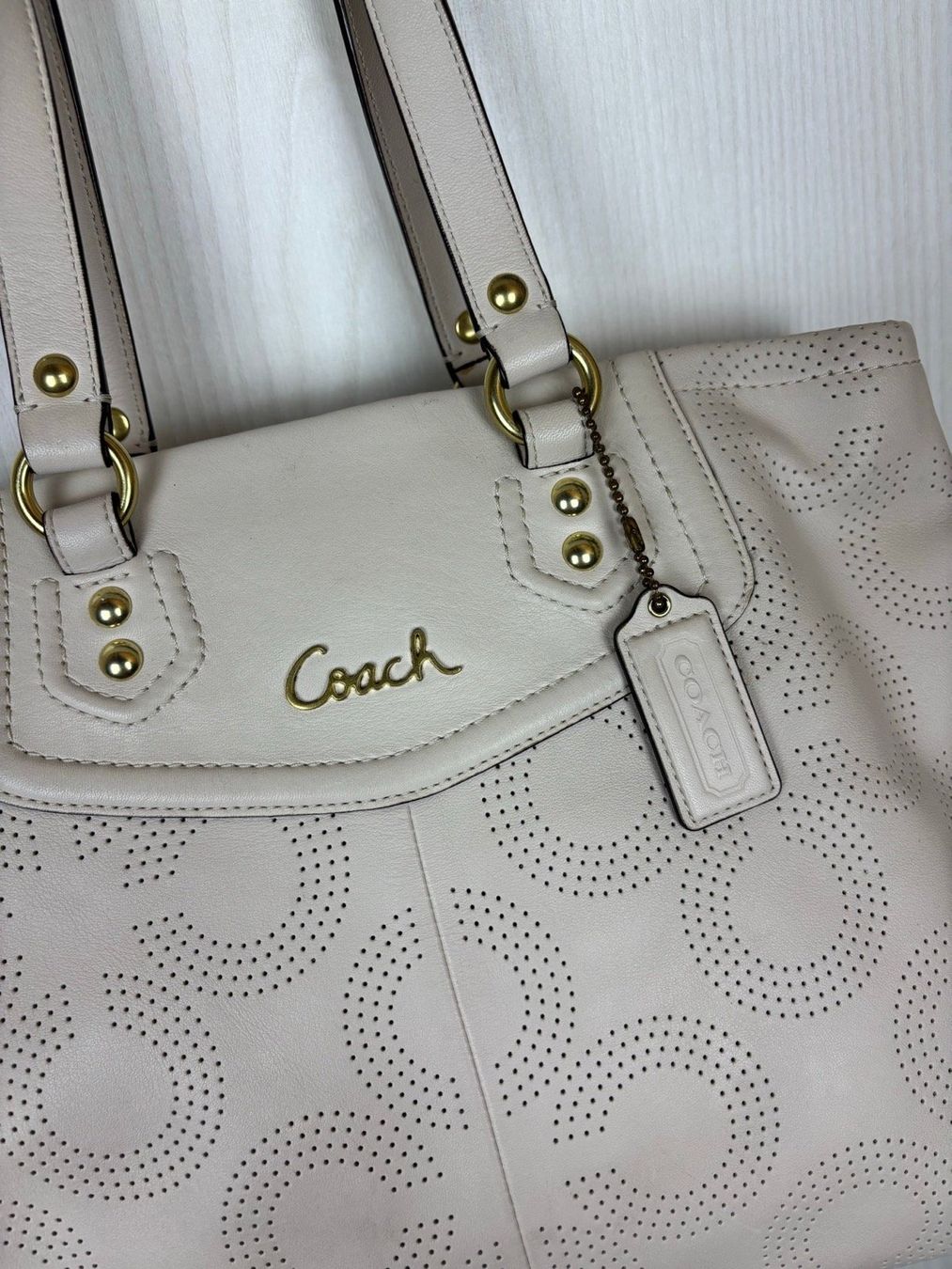Coach Taschen für Damen: Coach Leather Shoulder Bag – Gebraucht aus Tägerwilen von Akh.Boutique 1
