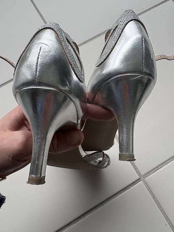 Damenschuhe: Stiletto – Gebraucht aus Hinterkappelen von LeLehmann 2