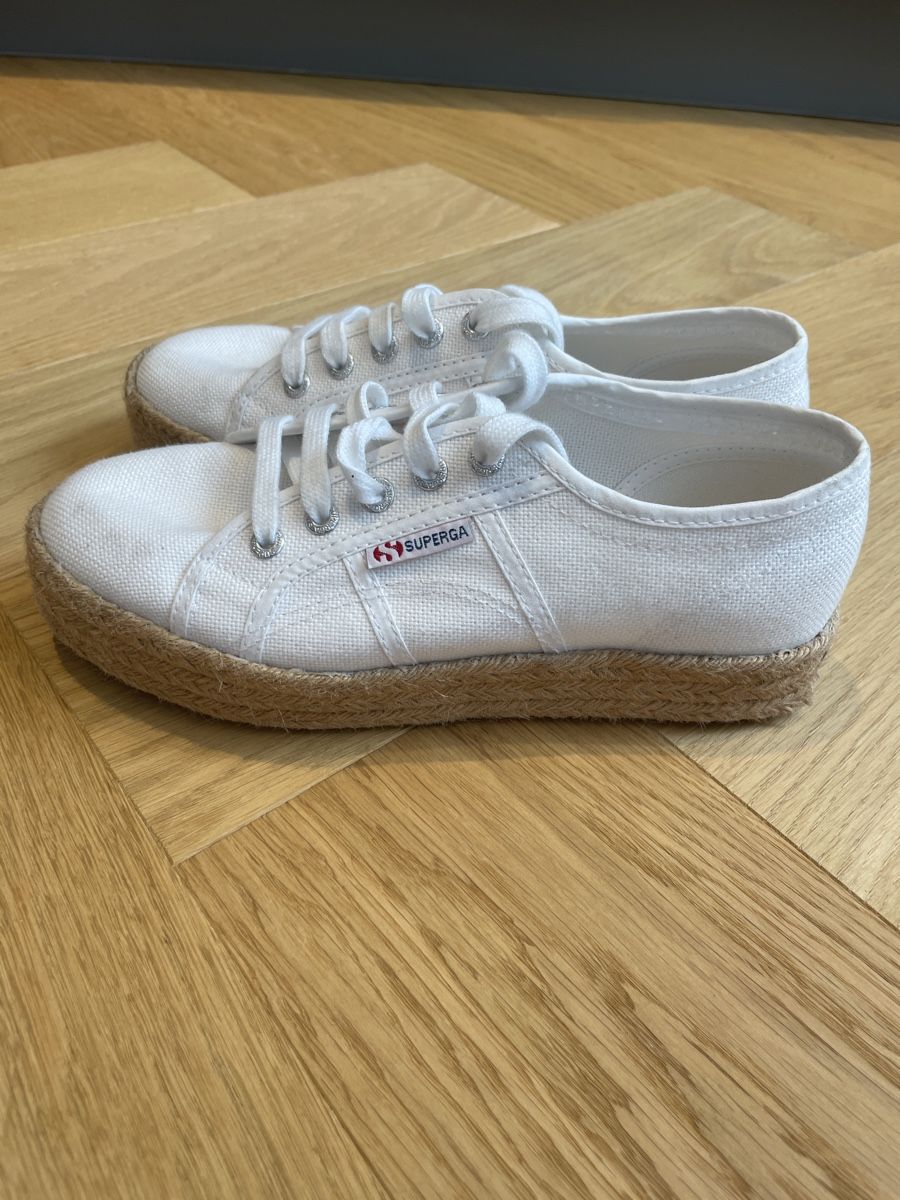 Superga Scarpe da donna: Weisse Superga Schuhe, Gr. 37.5 – Nuovo (secondo la descrizione) da Arbon venduto da llaauraa 3