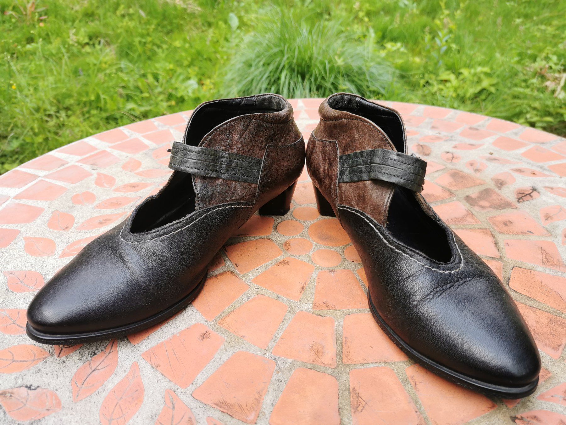 Think Chaussures femmes: Leder-Halbschuh von Think! – D'occasion à Luzern par buypie 1