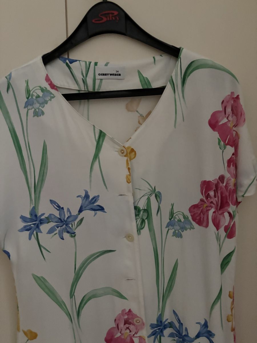 Gerry Weber Chemisiers: GERRY WEBER Bluse Blumenmuster weiss  – D'occasion à Bellach par Legdance 1