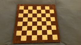 Scacchiera artigianale realizzata con legno compensato