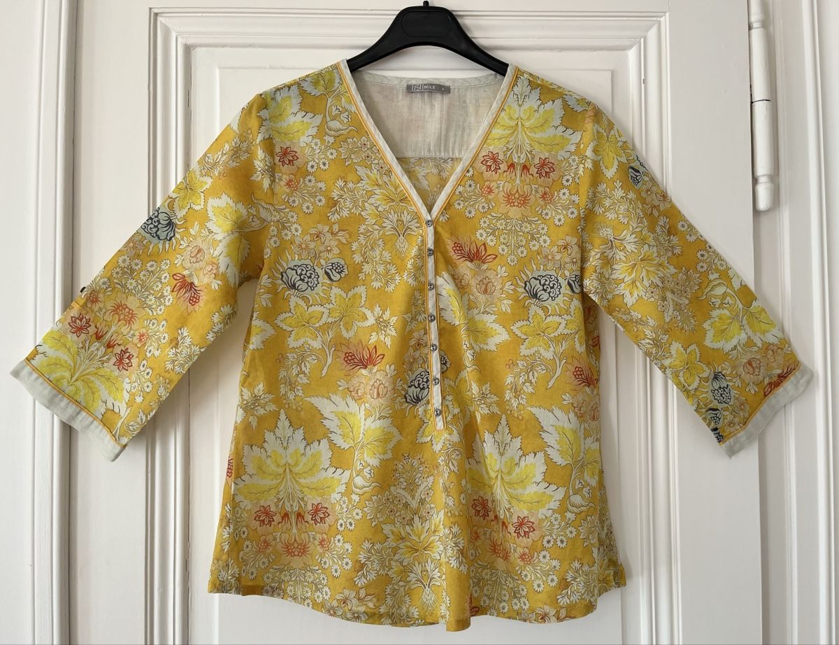 Nile Tops: Haut NILE – Gebraucht aus Lausanne von micou47